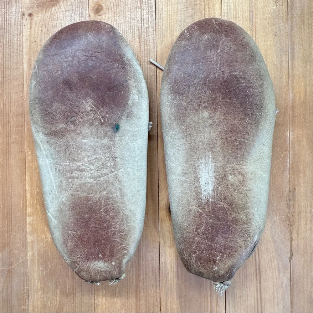 Minnetonka Style Beaded Leather Moccasins